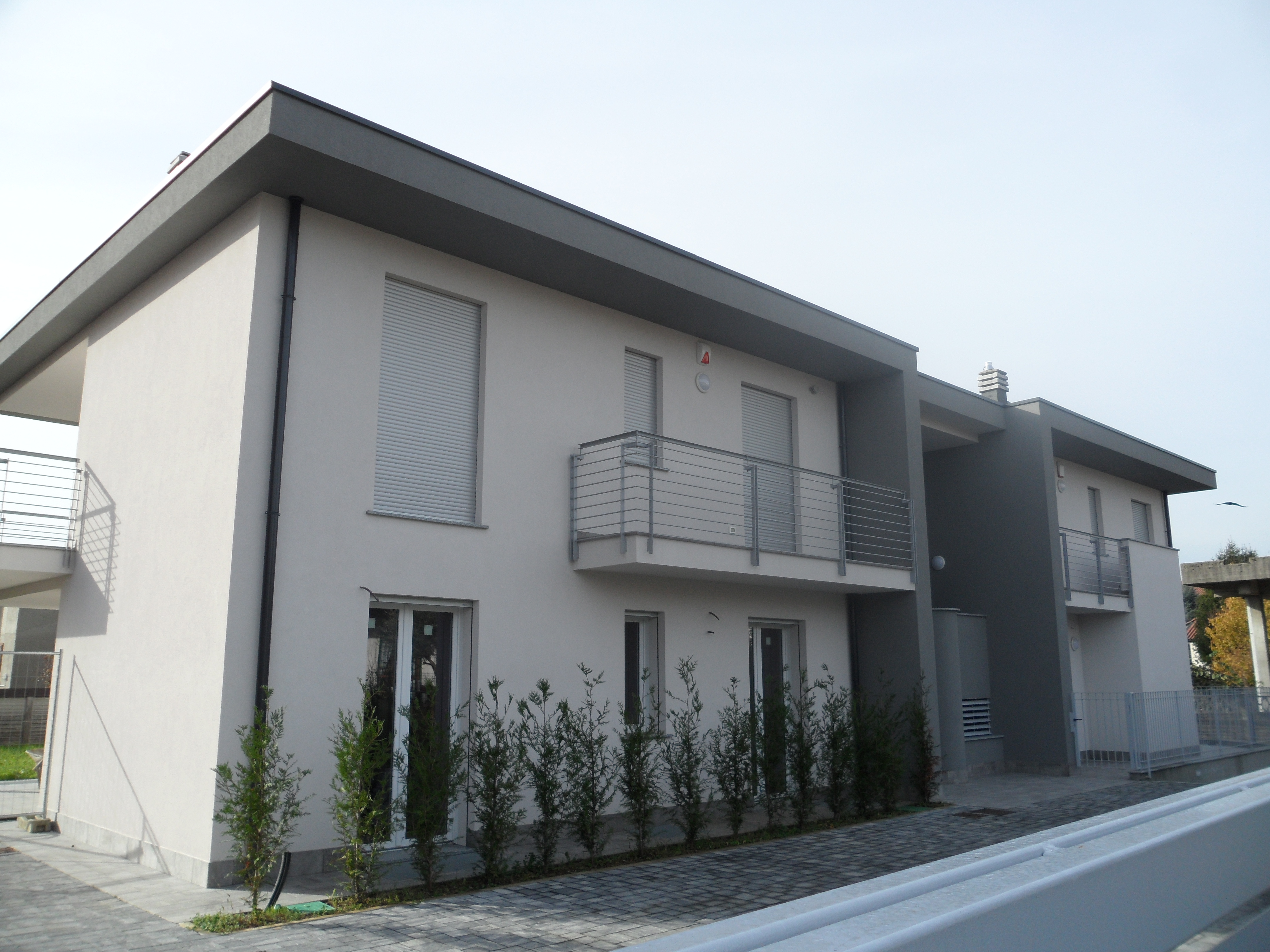 Mariano Comense : Nuovo trilocale in duplex con giardino e terrazzo oltre a box doppio