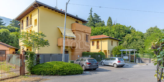 ERBA : MANSARDA DI DUE LOCALI CON GENEROSO BOX