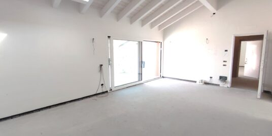 Cabiate : Nuovo Attico di quattro locali con doppi servizi e lavanderia – terrazzo di 50 metri