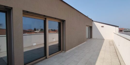 Cabiate : Nuovo Attico di 140 metri con terrazzo di 40 metri