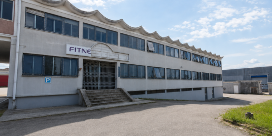 CANTÙ : AMPIO SPAZIO POLIFUNZIONALE DI 600 MQ CON OTTIMA VISIBILITÀ